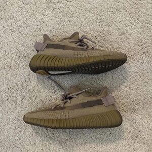 Yeezy 350 V2 Earth
